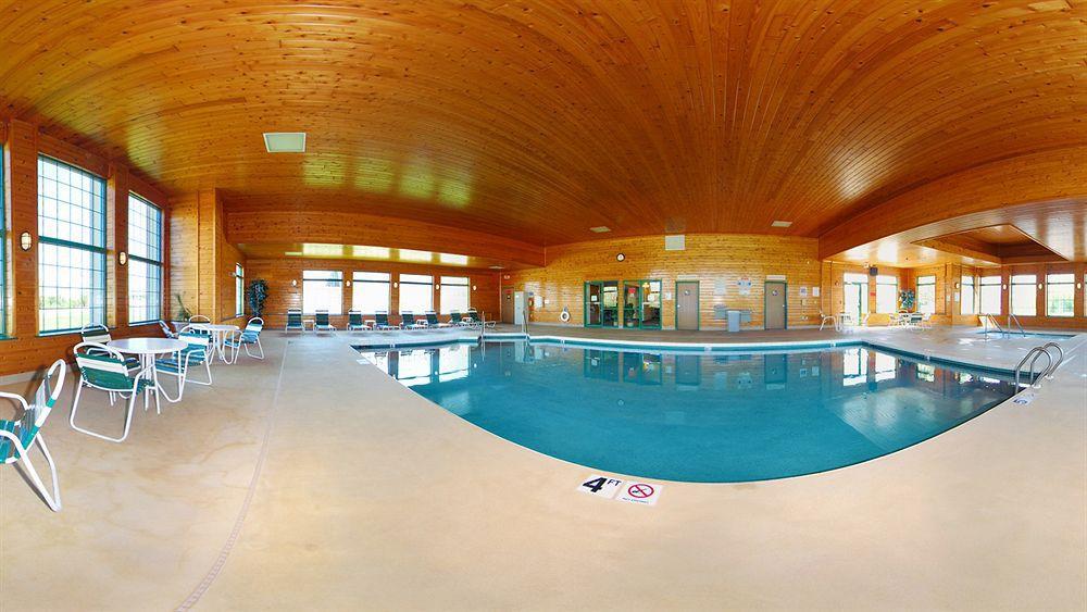 Super 8 By Wyndham Hudson Hotel Екстериор снимка